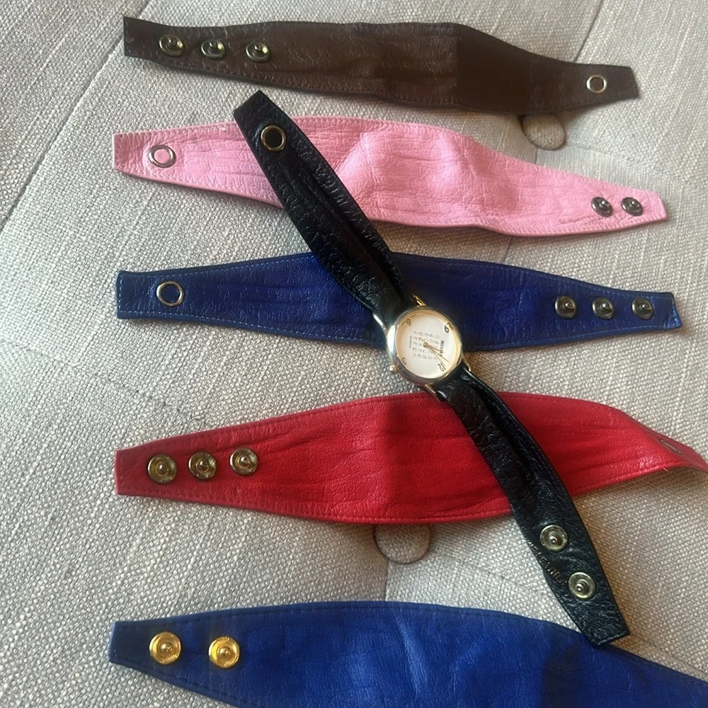 Becora Quartz Japan Movement Interchangeable Leather Strap Watch